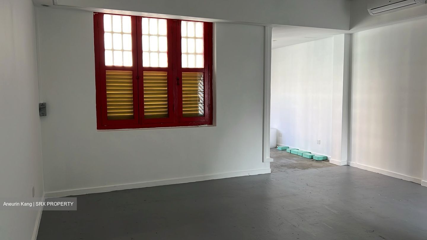 New Bridge Road (D2), Office #621229781